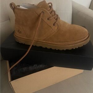 UGG neumel